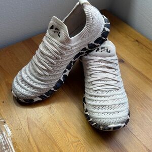 APL women's tech loom wave sneakers size 10